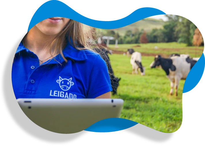 Trabalhe Conosco Imagem de Rafaela Walteman em atividade de campo da Leigado